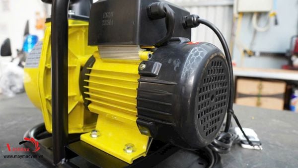 ​Máy Bơm Nước Chạy PIN Turbo TBP2450 Có Điều Khiển Từ Xa