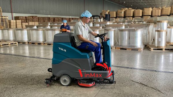 Máy chà sàn ngồi lái HiClean Y66B ( acquy )