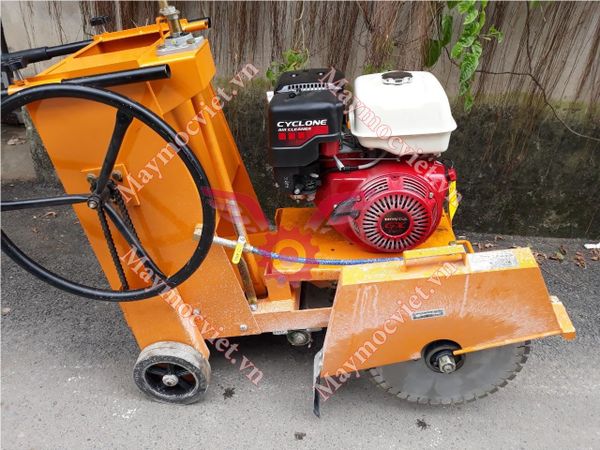 Máy Cắt Bê Tông Chạy Xăng KC12