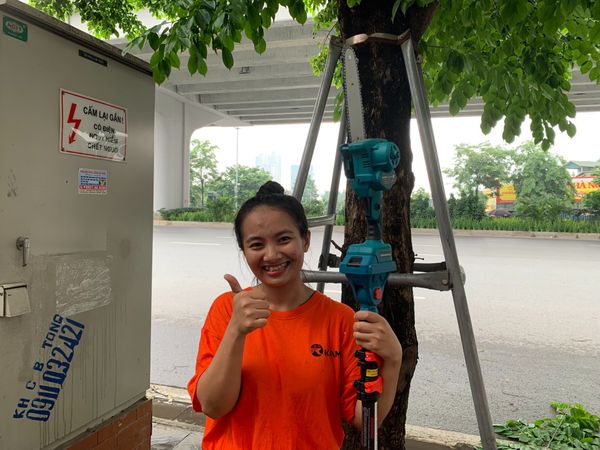 Máy cưa cành trên cao dùng pin VMP42