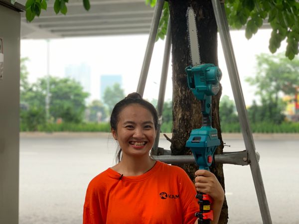 Máy cưa cành trên cao dùng pin VMP42