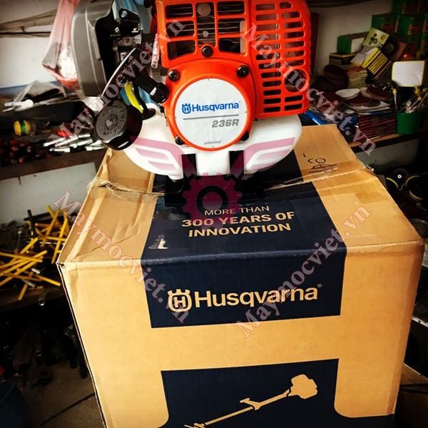 Máy cắt cỏ cầm tay Thuỵ Điển Husqvarna 236R