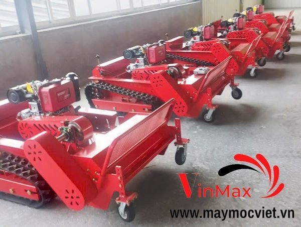 Máy cắt cỏ chạy dầu điều khiển từ xa Koop TBK12