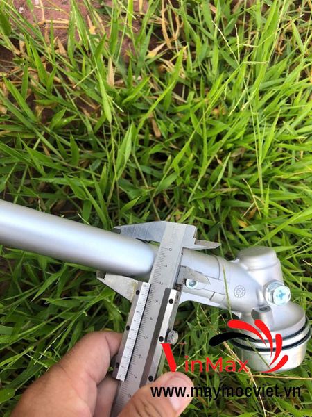 Máy cắt cỏ 2 thì Maruko TU26