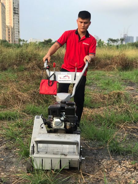 Máy cắt cỏ trục băm Kawasaki VMTB70R