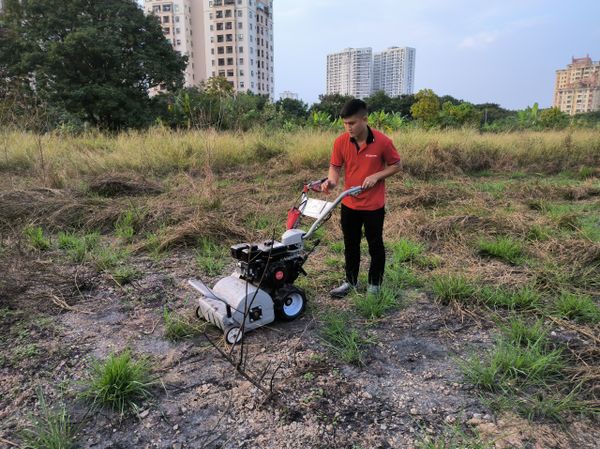 Máy cắt cỏ trục băm Kawasaki VMTB70R