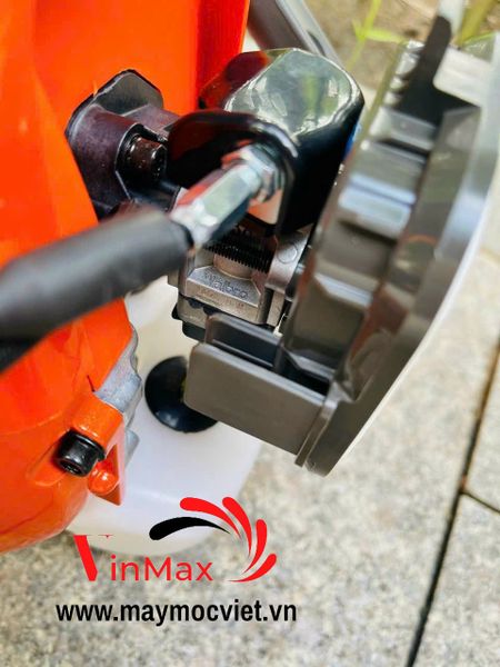 Máy cắt cỏ 2 thì Vinafarm 543