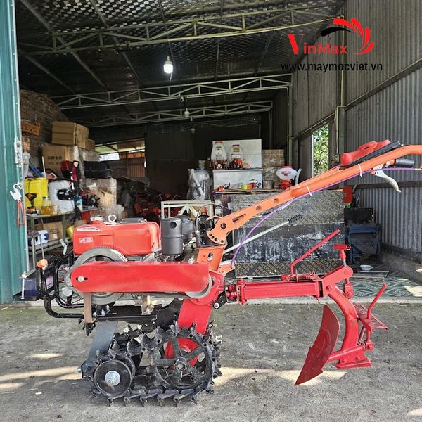 Máy cày bánh xích đôi chạy dầu có đề Turbo TBC10