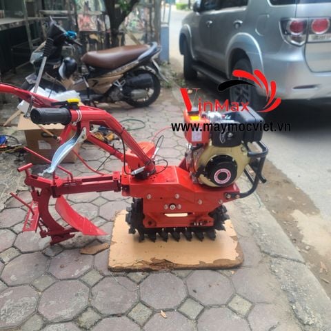 Máy cày bánh xích, máy đào rãnh chạy dầu Kama TK173