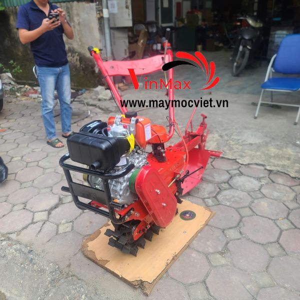 Máy cày bánh xích, máy đào rãnh chạy dầu Kawasaki TK168