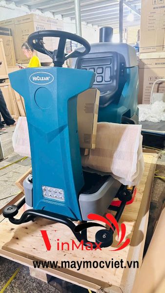 Máy chà sàn ngồi lái HiClean HC660