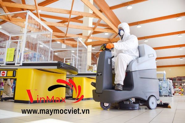 Máy chà sàn liên hợp ngồi lái LAVOR COMFORT XXS 66BT