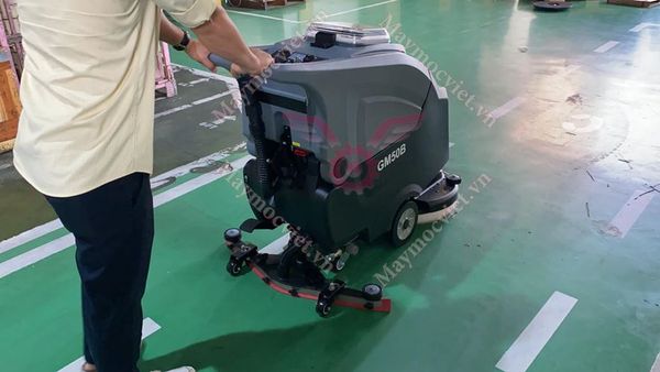Máy chà sàn liên hợp KRAFFER GM 50B ( dùng bình Accquy)