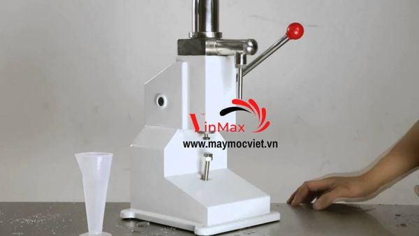 Máy chiết rót dung dịch, chất lỏng VMCR50