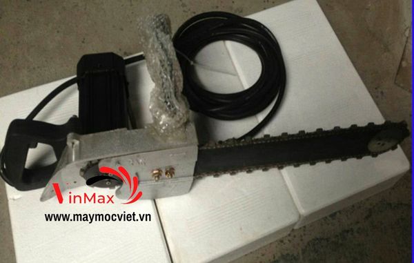 Cưa xích thủy lực cắt bê tông dày 500mm Kawasaki KW500