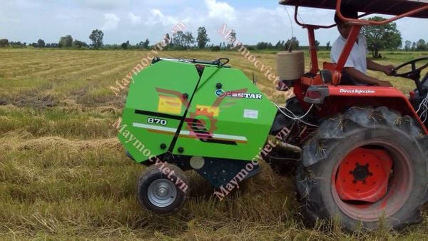 Máy cuộn rơm SCM-850 gắn cho máy cày