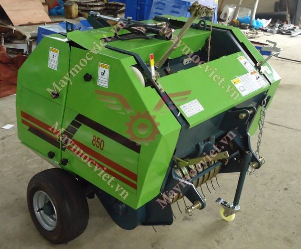 Máy cuộn rơm SCM-850 gắn cho máy cày