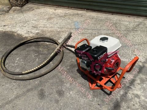 Đầm dùi động cơ xăng Honda GX160 (Thái Lan)