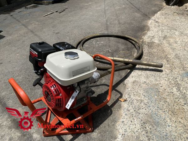 Đầm dùi động cơ xăng Honda GX160 (Thái Lan)