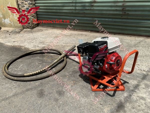 Đầm dùi động cơ xăng Honda GX160 (Thái Lan)