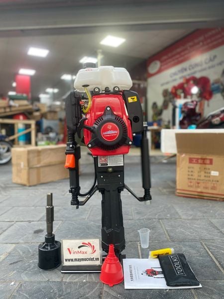 Máy đóng cọc cầm tay 4 thì Kawasaki KW680