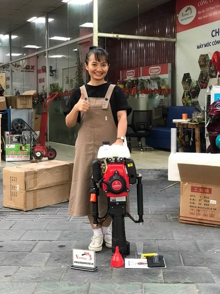 Máy đóng cọc cầm tay 4 thì Kawasaki KW680