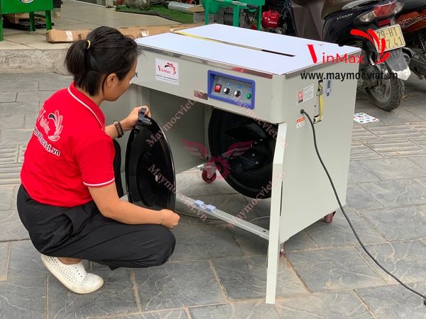 Máy đóng đai thùng bán tự động DBJ1