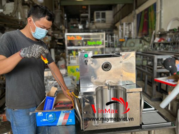 Máy ép mía mini chạy acquy Vinmax FA3