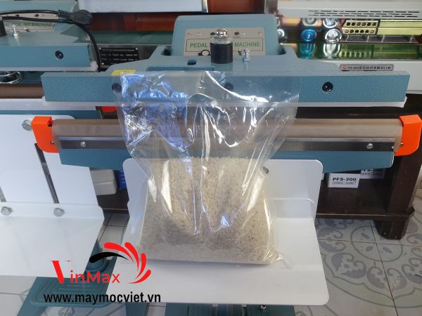 Máy hàn miệng túi dập chân PFS 450 có giá đỡ