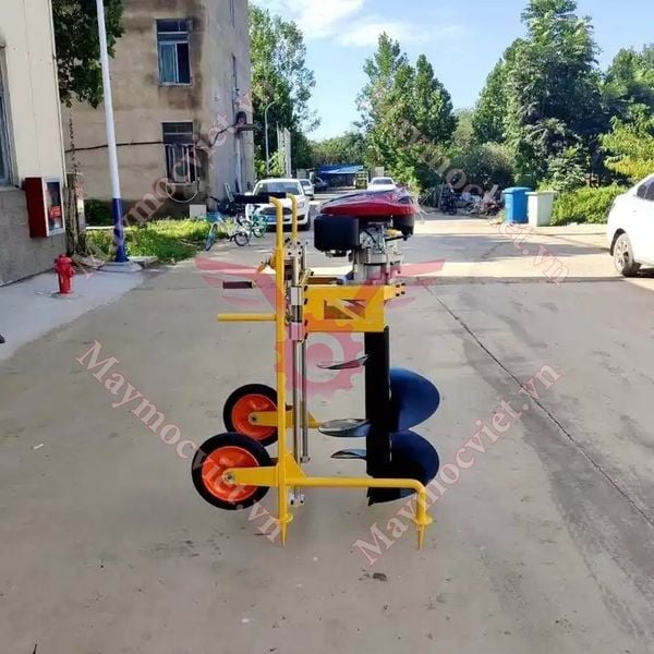 Máy khoan đất Kawasaki 7HP-KD có khung giá đỡ