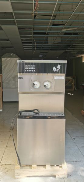 Máy làm kem tươi 3 vòi Kolner KN-38S