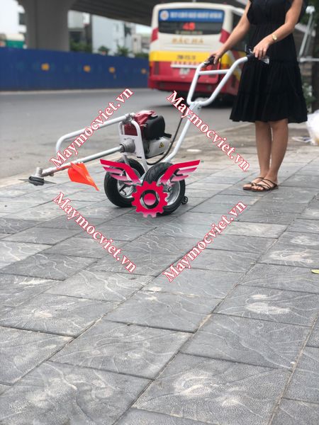Máy làm vườn mini đa năng VM X3CN ( cắt cỏ, xới đất, sạc cỏ )