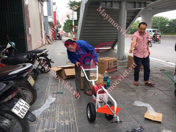 Máy làm vườn mini đa năng VM X3CN ( cắt cỏ, xới đất, sạc cỏ )
