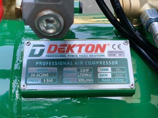 Máy Nén Khí Không Dầu Dekton 45L 3.0Hp DK AC2945