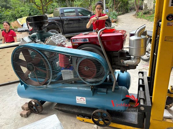 Máy nén khí Khai Sơn diesel 2V-4.0/5 đầu nổ D30