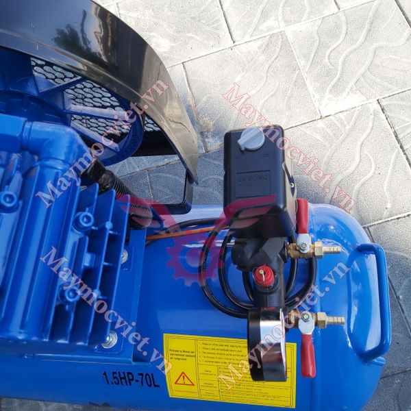 MÁY NÉN KHÍ PEGASUS TM - V - 0.12/8 - 70L (1,5HP)