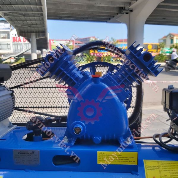 MÁY NÉN KHÍ PEGASUS TM - V - 0.12/8 - 70L (1,5HP)