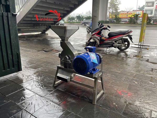 Máy nghiền thảo dược, nấm linh chi chất liệu inox điện 3 pha Vinmax NTD5500