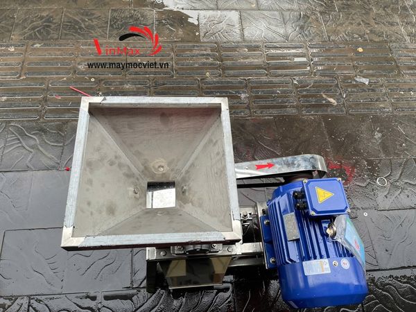 Máy nghiền thảo dược, nấm linh chi chất liệu inox điện 3 pha Vinmax NTD5500