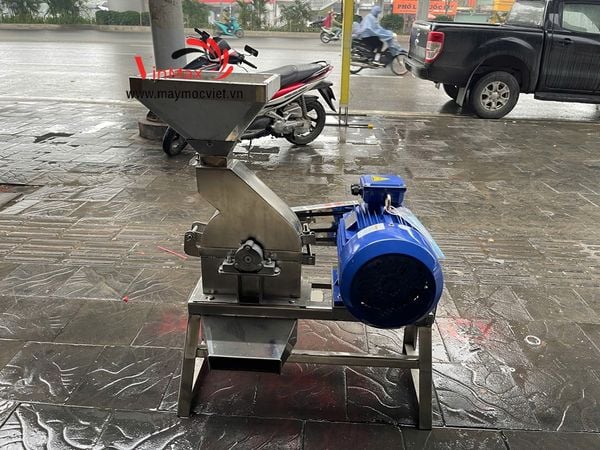 Máy nghiền thảo dược, nấm linh chi chất liệu inox điện 3 pha Vinmax NTD5500