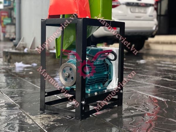 Máy nghiền thức ăn chăn nuôi,máy nghiền cám bột motor 2.2kw VM N22
