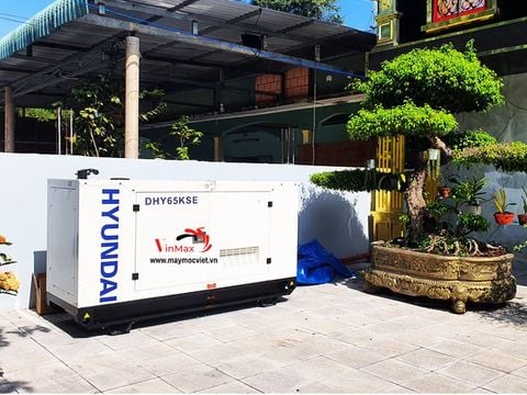 Máy phát điện 60KVA/48KW 3 pha công nghiệp chạy dầu Hyundai DHY65KSE