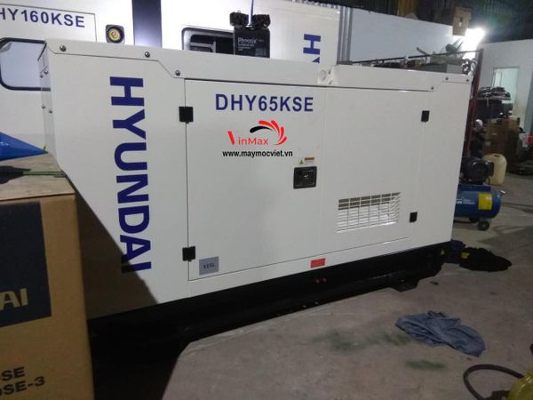 Máy phát điện 60KVA/48KW 3 pha công nghiệp chạy dầu Hyundai DHY65KSE
