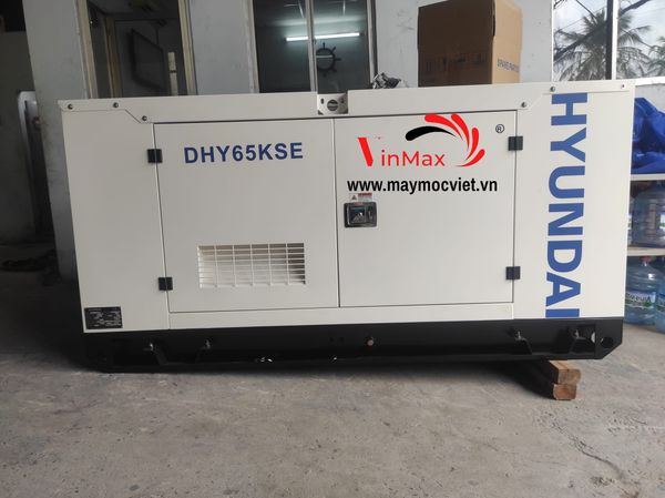 Máy phát điện 60KVA/48KW 3 pha công nghiệp chạy dầu Hyundai DHY65KSE