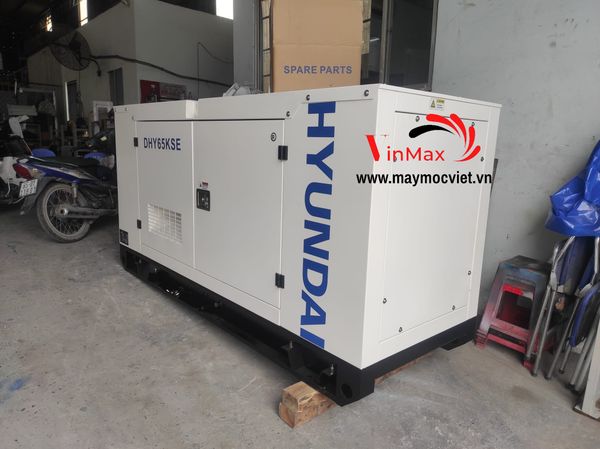 Máy phát điện 60KVA/48KW 3 pha công nghiệp chạy dầu Hyundai DHY65KSE