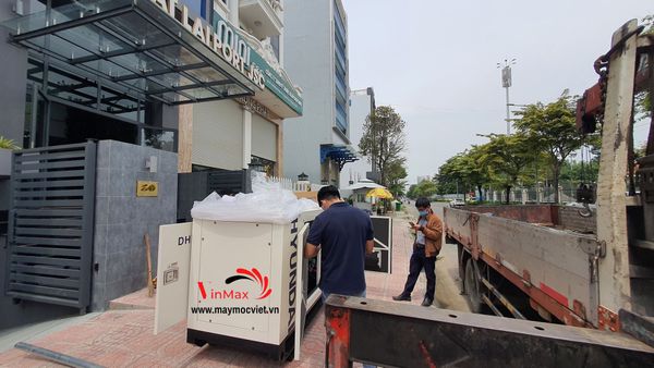 Máy phát điện 60KVA/48KW 3 pha công nghiệp chạy dầu Hyundai DHY65KSE
