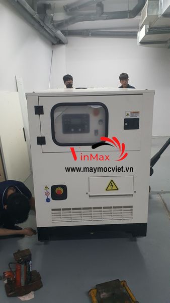 Máy phát điện 60KVA/48KW 3 pha công nghiệp chạy dầu Hyundai DHY65KSE
