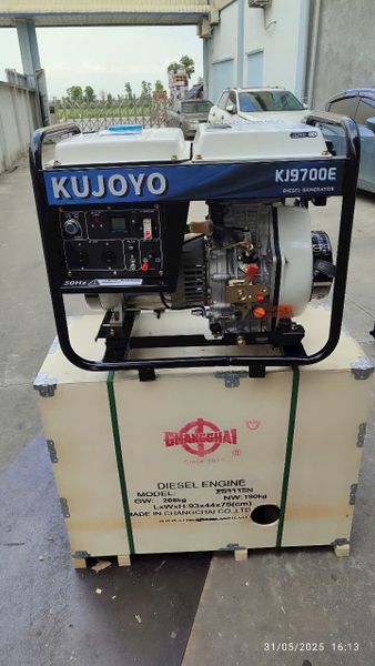 Máy Phát Điện Chạy Dầu Kujoyo KJ‑9700E (7 kW, có đề điện)