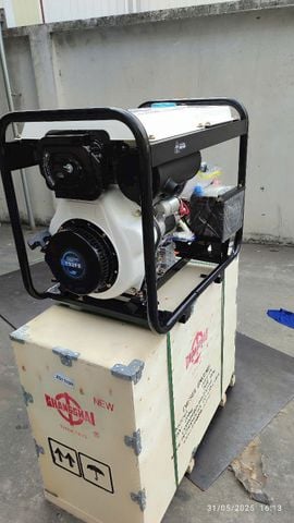 Máy Phát Điện Chạy Dầu Kujoyo KJ‑9700E (7 kW, có đề điện)