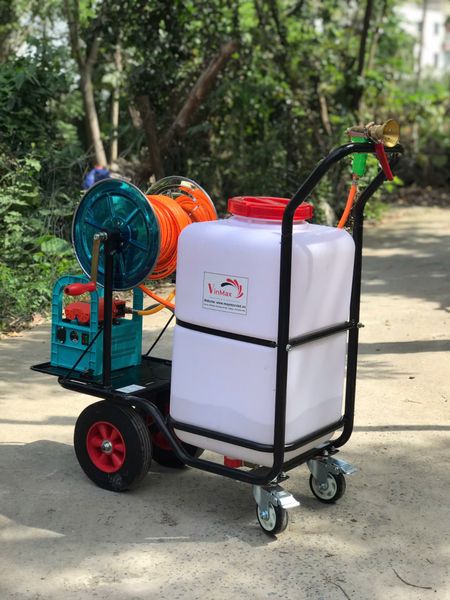 Máy phun tưới cây cảnh dùng ắc quy di động Turbo TBA60